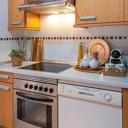 Beautiful 2br With Terrace, Garden & Pool Apartment *