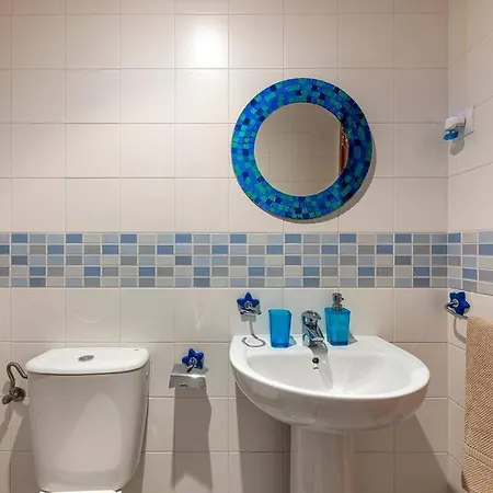 Beautiful 2br With Terrace, Garden & Pool Apartment *