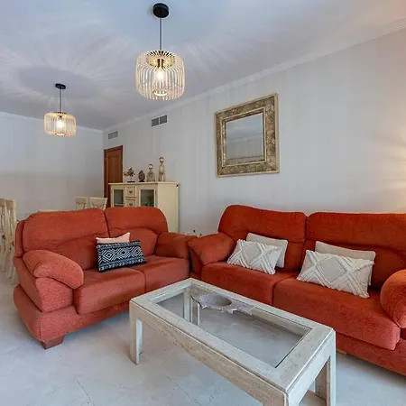 Beautiful 2br With Terrace, Garden & Pool Marbella