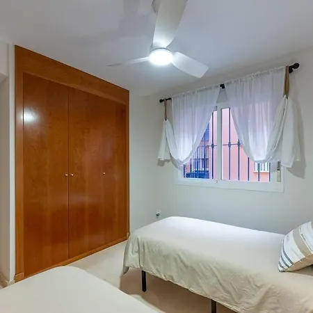 Beautiful 2br With Terrace, Garden & Pool *