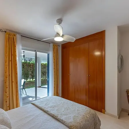 Beautiful 2br With Terrace, Garden & Pool Marbella