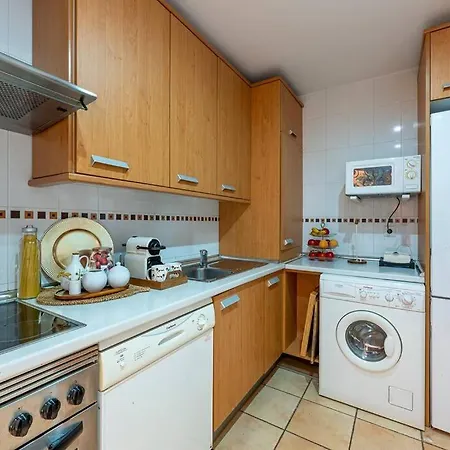 Beautiful 2br With Terrace, Garden & Pool *
