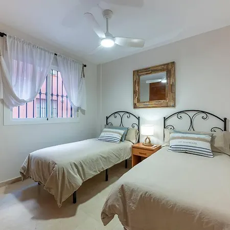 Beautiful 2br With Terrace, Garden & Pool Apartment *