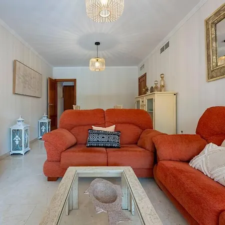 Apartment Beautiful 2br With Terrace, Garden & Pool *