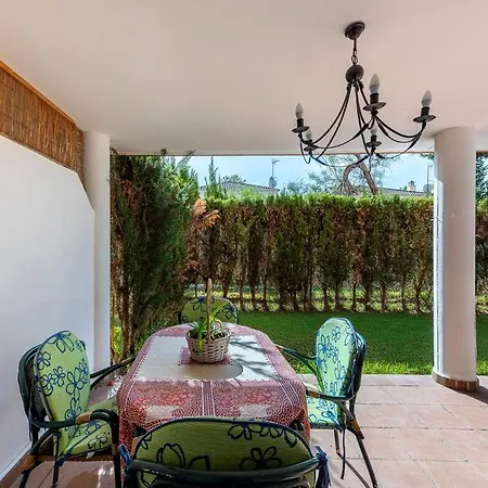 Beautiful 2br With Terrace, Garden & Pool Marbella