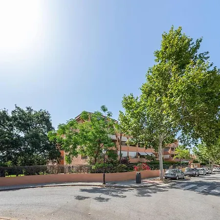 Beautiful 2br With Terrace, Garden & Pool