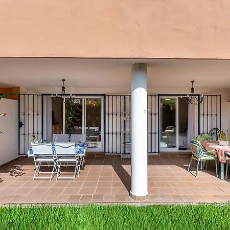 Beautiful 2br With Terrace, Garden & Pool